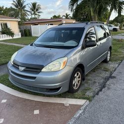 2004 Toyota Sienna