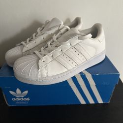 white SUPERSTAR FOUNDATION adidas
