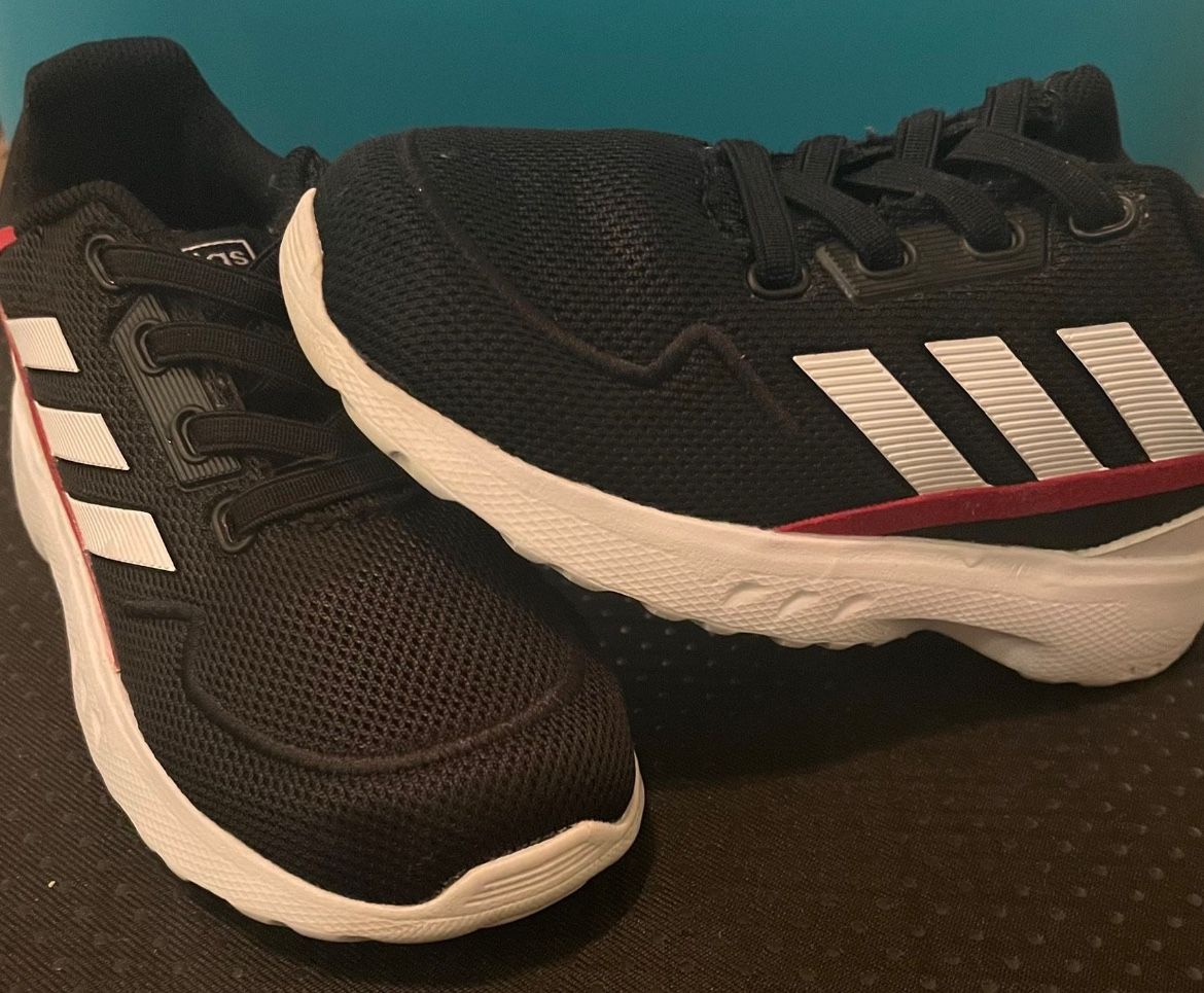 Kids Adidas Great Condition 8c