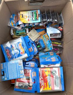500 cars Hot Wheels, Matchbox, and Jada Toys Die-Cast Car Collection
