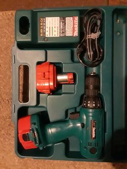 Makita cordless 14.4 v drill set