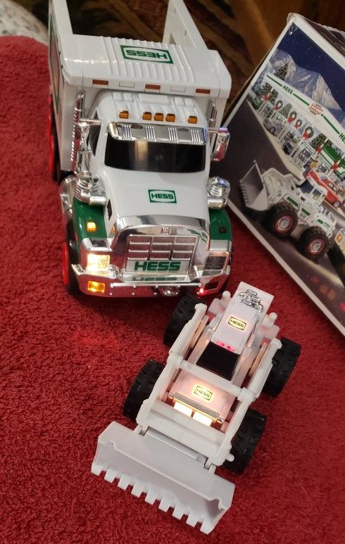 HESS TOY TRUCK & FRONT LOADER 2008 EDITION WITH BOX NO INSERTS READ DESCRIB PLEASE