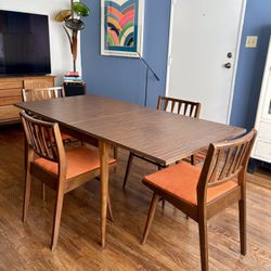 Mid Century Modern Extendable Table and Four Chairs