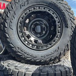 WHEELS KMC BEADLOCKS 17x9 CHEVY 6x5.5