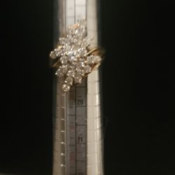 14k Marque 2 1/2 Tital Weight Cluster