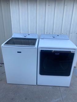 MAYTAG. WASHER. AND. DRYER. SET.