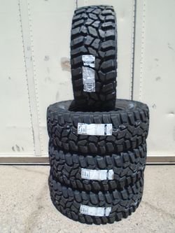 LT 305/70/18 New Cooper Discoverer STT Pro Mud Terrain 10 Ply Tires