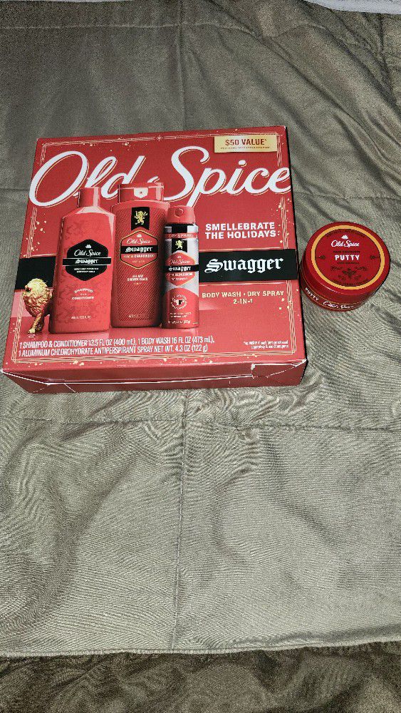 BRAND NEW 4 PEICE OLD SPICE MENS WASH SET.