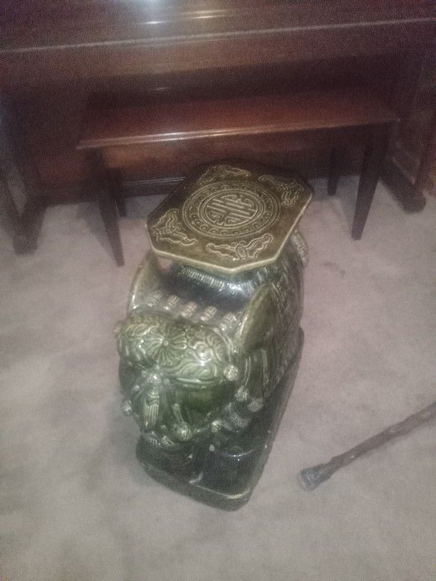 Emerald Green Asian Ceramic Vintage Elephant Nightstand