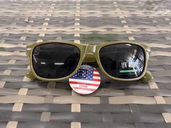 Olive Green Wayfarer-Style Sunglasses UV400