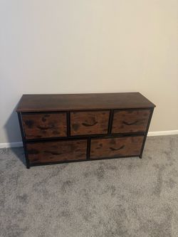 Small Dresser, Small Desk, and Clothing Rack Bundle – Pontiac