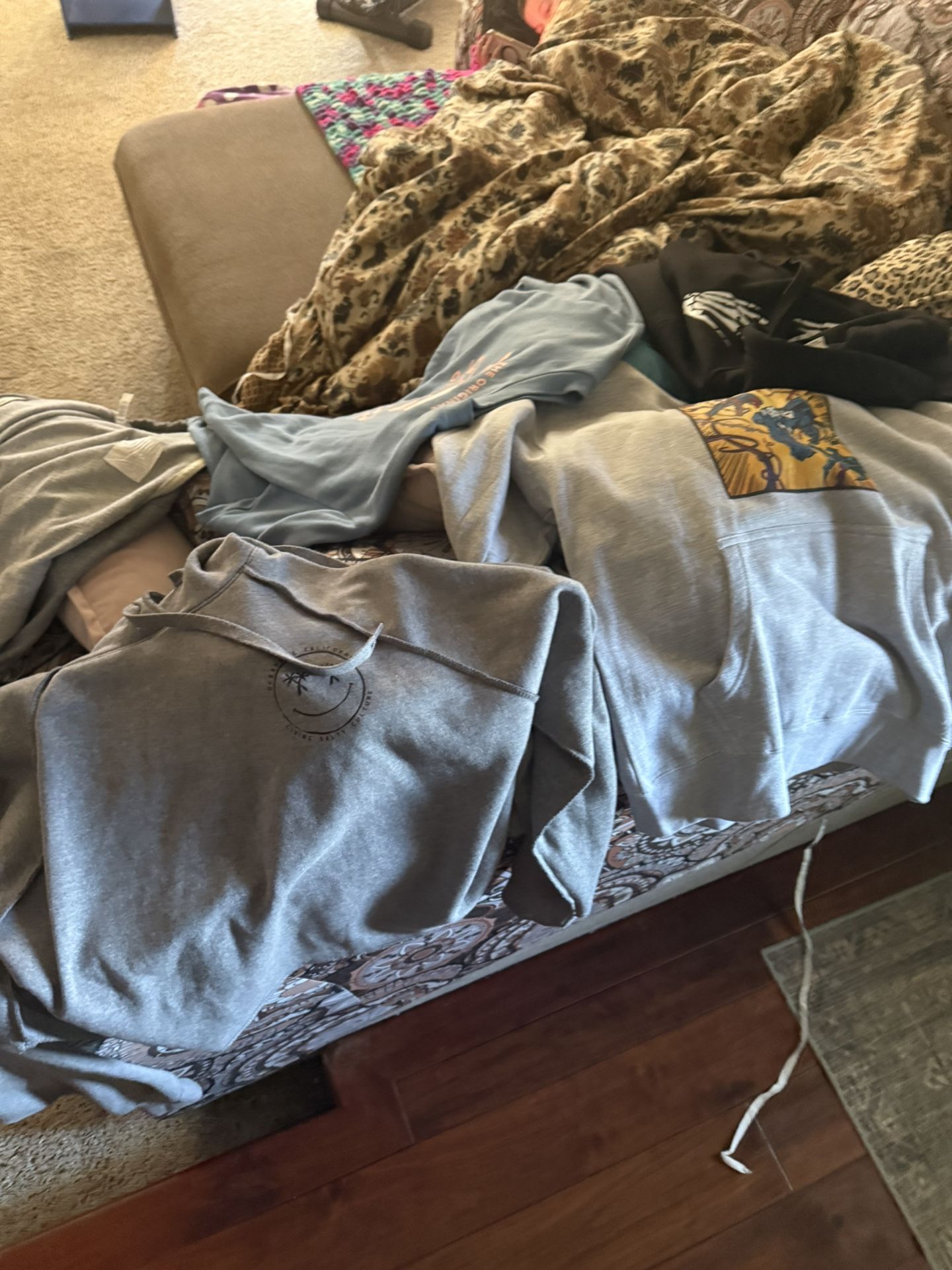 Women’s Small Medium Hoodie/sweatshirt Bundle