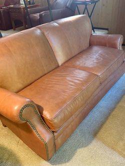 BenchCraft Casual Living Leather Sofa