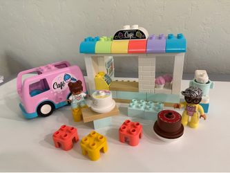 Duplo bakery and cafe Legos