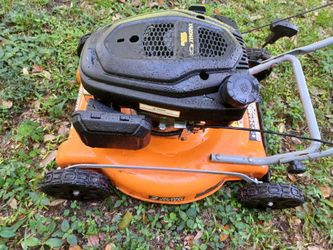 Lawn Mower yardmax easy to push Start Right Up Excellent Conditions Ready For Work