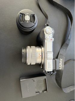 Panasonic Lumix GX7 Mirrorless Camera Kit