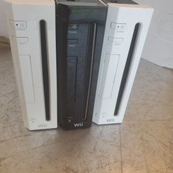 Bundle or 3 Nintendo wii for parts and repair