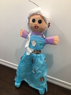 Elsa Piñata