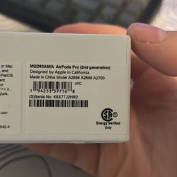 Apple AirPod Pro(2nd generation) With active noise cancellation 