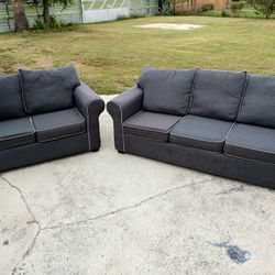 Sofa Sectional Confortable In Great Condition And Clean$225