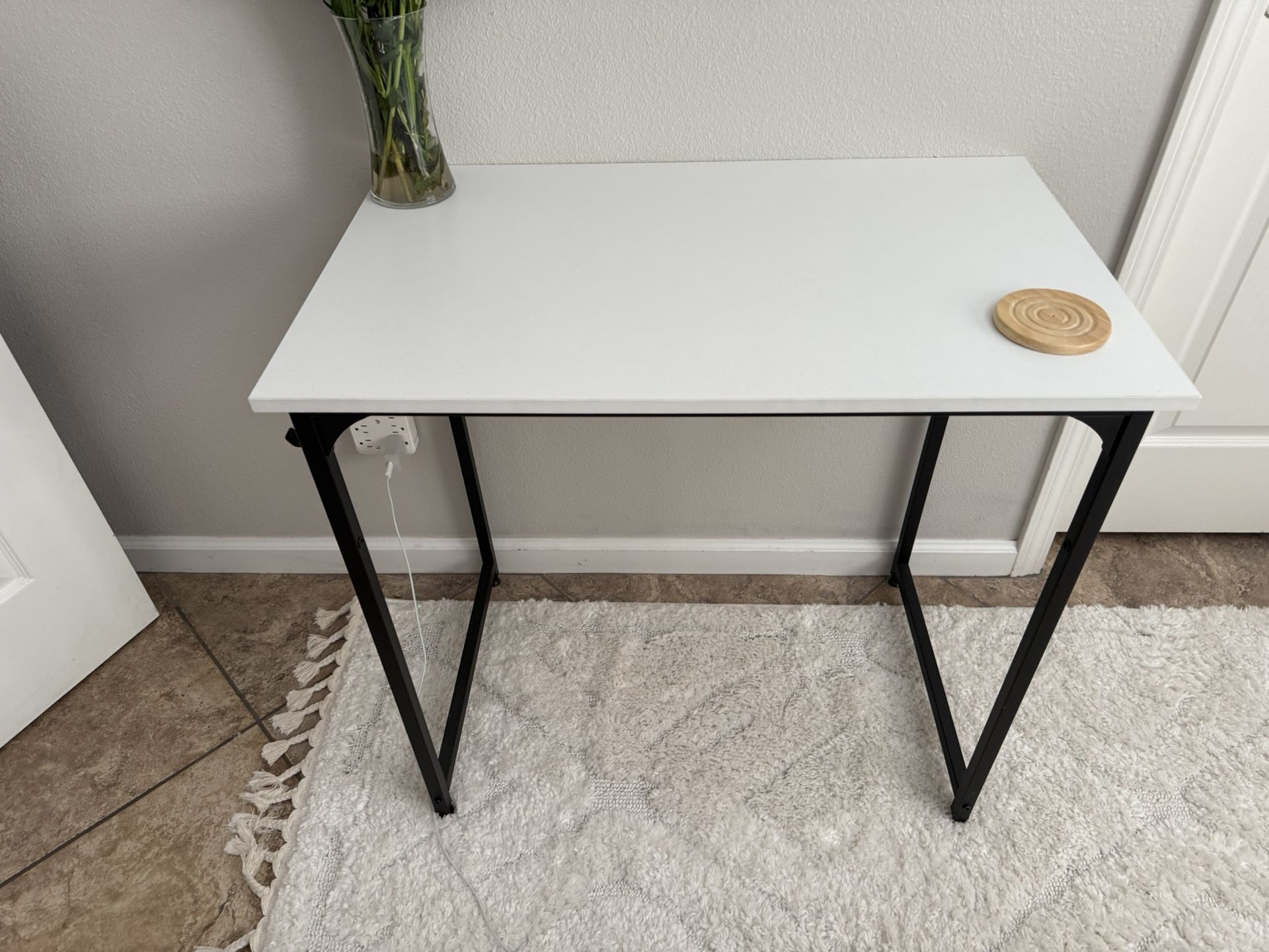 Basic White Table