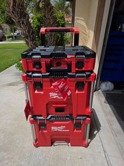 Milwaukee Packout System Rolling Base XL Mid Customizable Foam Top Box