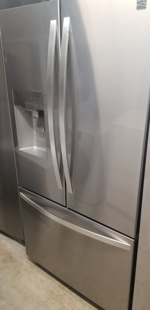 KENMORE ELITE REFRIGERATOR WORKS GREAT