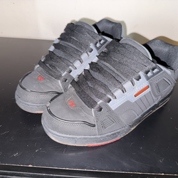 Globe Shoes Size 9.5