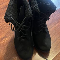 Black Furry Winter Boots