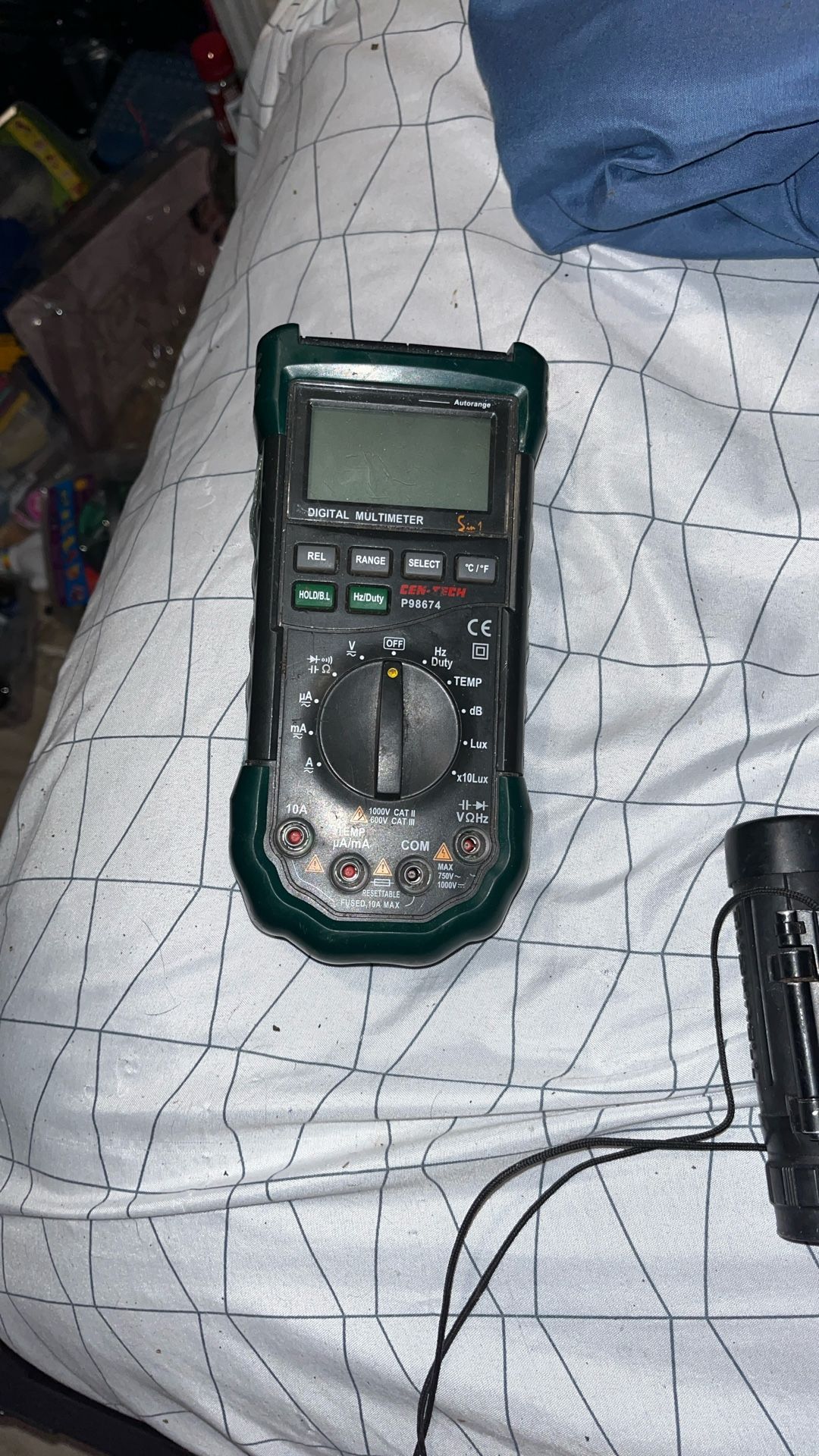 Cen-Tech P98674 5-in-1 Auto-Range Digital Multimete