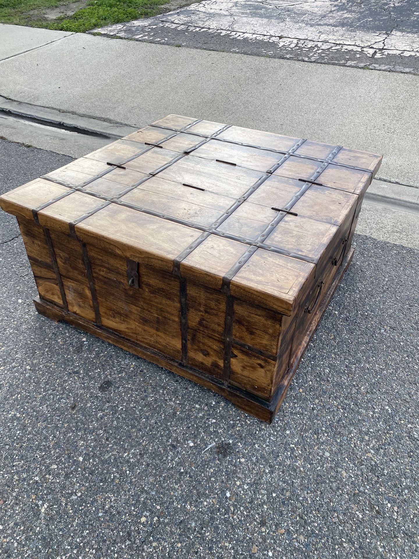 India Teak Wood Antique Chest Coffee Table Iron Strap 