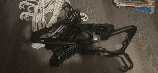 Black Set/white Hangers Sell 20 A Set For $2