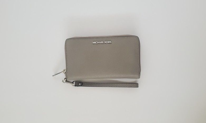 Michael Kors Zip Around Wallet