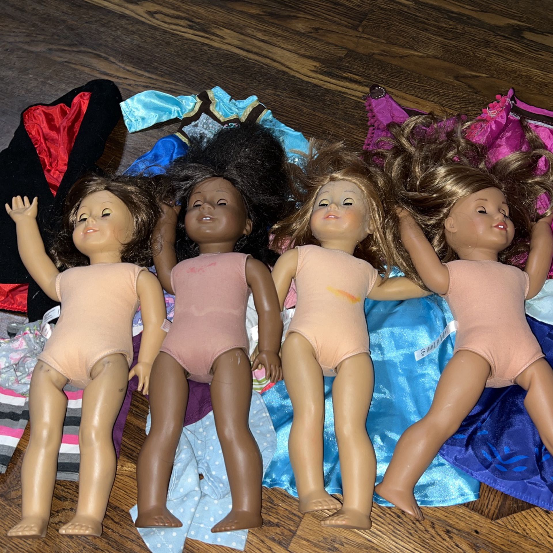 American Dolls With Bed 
