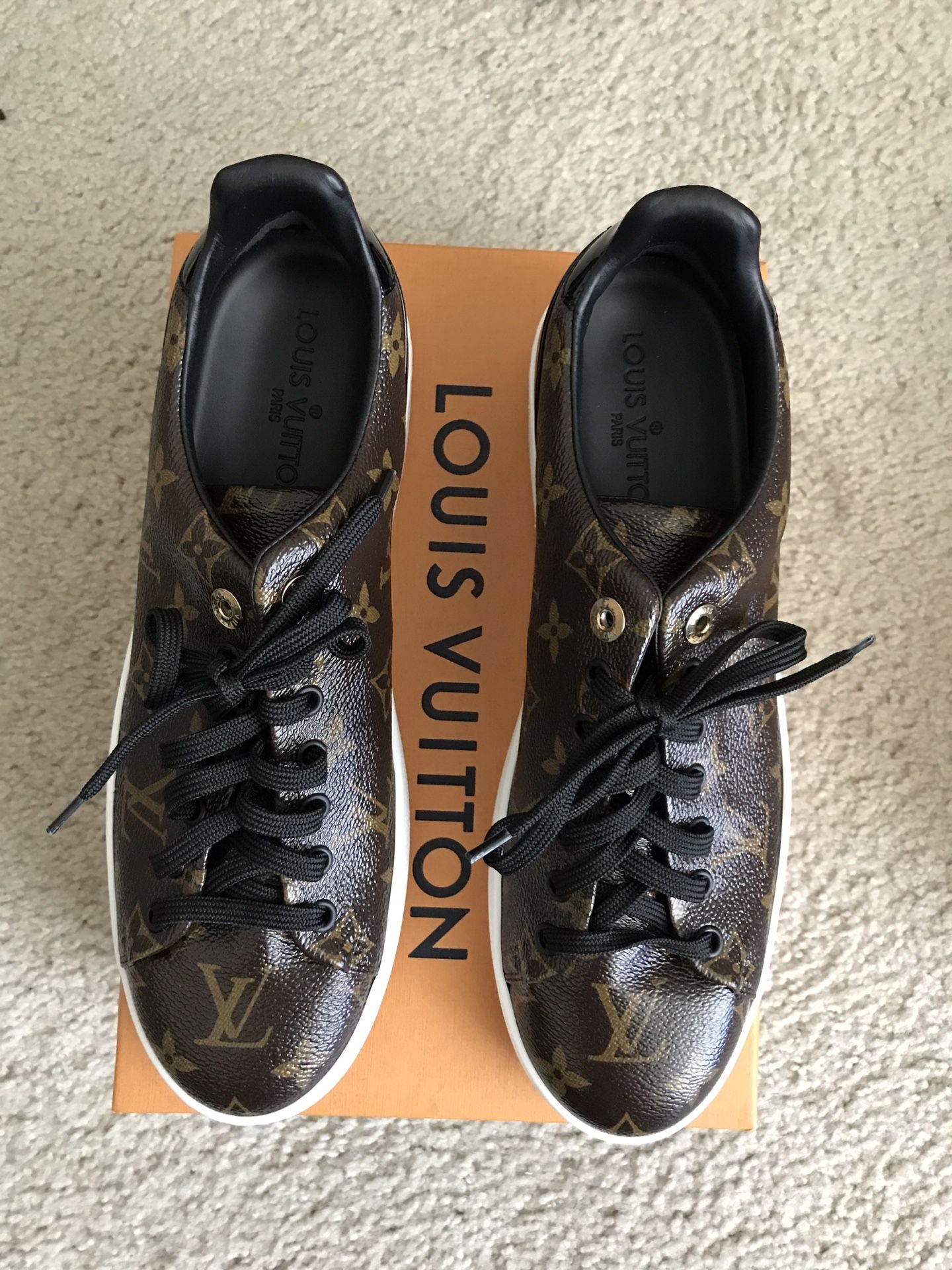Louis vuitton sneakers