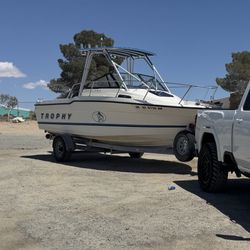 20 Ft Bayliner TROPHY  Boat 