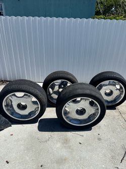 24” Chrome Custom Rims & Tires Set of 4 – Good Condition