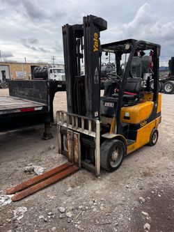 2018 Yale GLC060 6000lb Forklift
