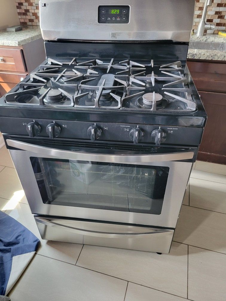 Gas stove