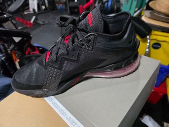 Men’s shoes size 10.5-11
