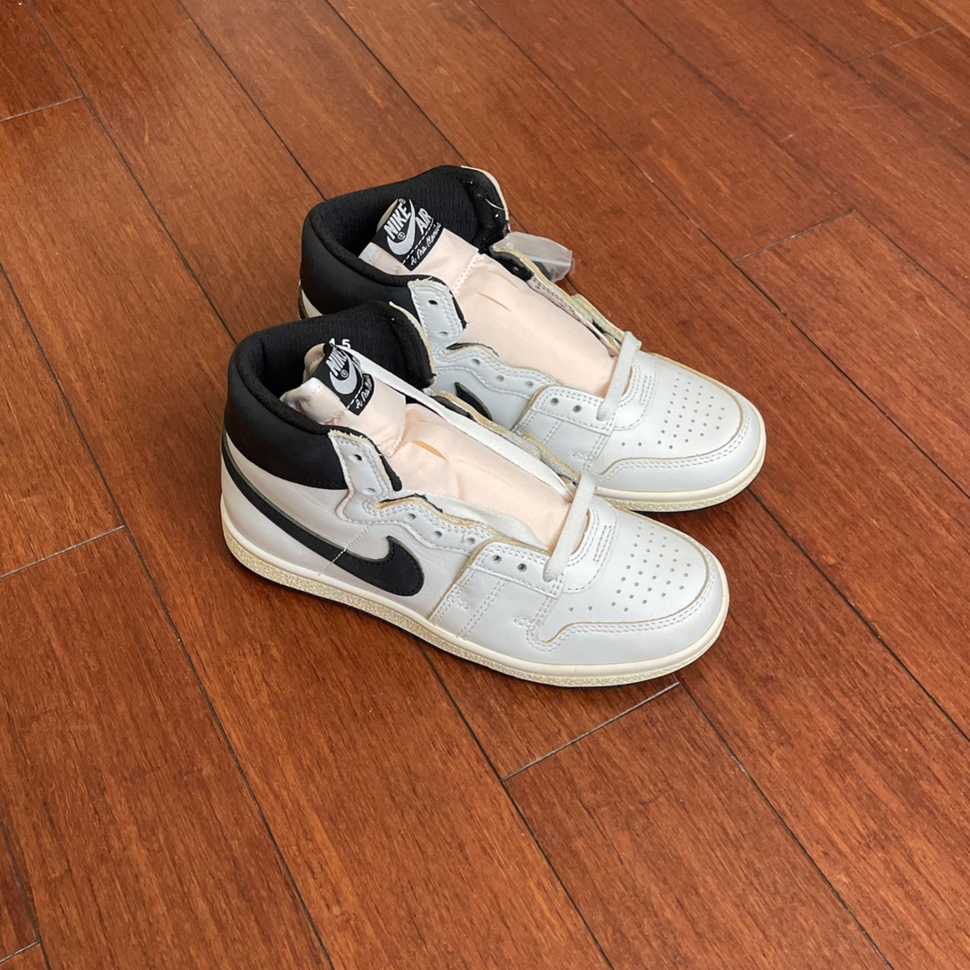 A Ma Maniére Jordan Air Ship