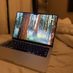 MacBook Pro 14” 