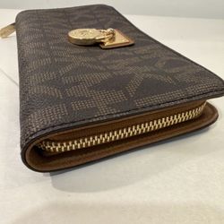 MICHAEL KORS Hamilton Continental Traveler Wallet Monogram/Gold LOGO Lock/Brown