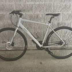 Diamondback Metric 2 hybrid bike