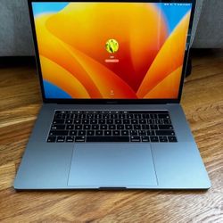MacBook Pro 15” 2019 2.6ghz i7 16gb Ram 500gb 