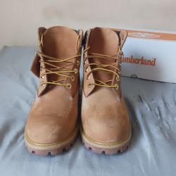 NEW! Men's Timberland Wheat Suede Classic Timbs Boots Size 10