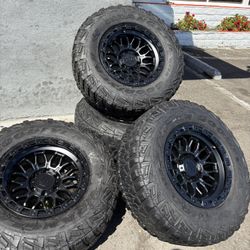 Bendo Un Set De Rines Nuevos Con Llantas Usadas 285/70.R17 Para Toyota Tacoma Chevy Silverado