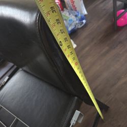 Dresser And Kitchen Table For Sale. Solid Wood