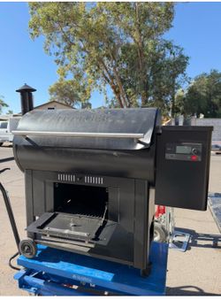 TRAEGER CENTURY 885 pellet grill smoker XL