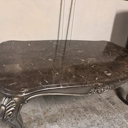 Marble coffee table selling it for 150$